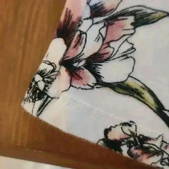 Torrid size two 2 floral tank - Picture 5 of 7